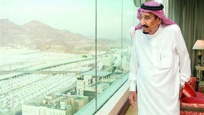 لـ الإشراف على خدمة الحجاج.. خادم الحرمين يصل منى