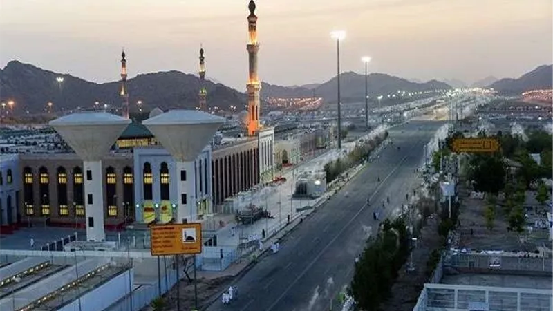 هطول أمطار غزيرة على منى وعرفات ومزدلفة (فيديو)