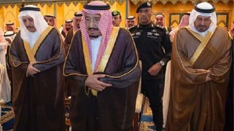 لحظة وصول الملك سلمان إلى 