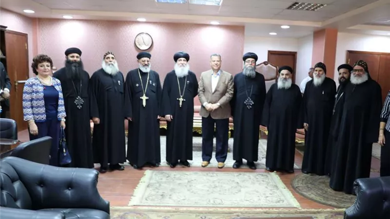 القيادات الكنسية ببني سويف يهنئون المحافظ بعيد الأضحى المبارك