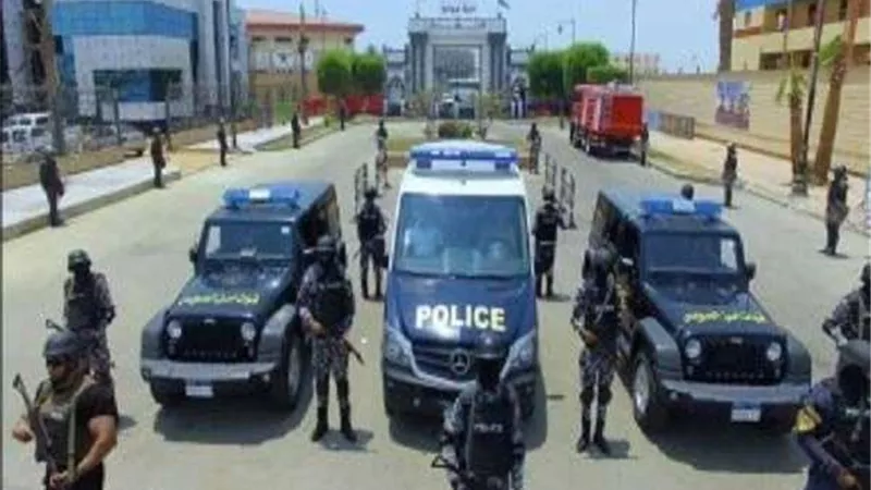 مساعدو وزير الداخلية بمديريات الأمن يتفقدون الحالة الأمنية أثناء العيد