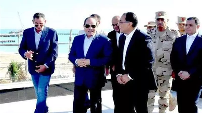 جولة الرئيس السيسي بمدينة العلمين الجديدة (فيديو)