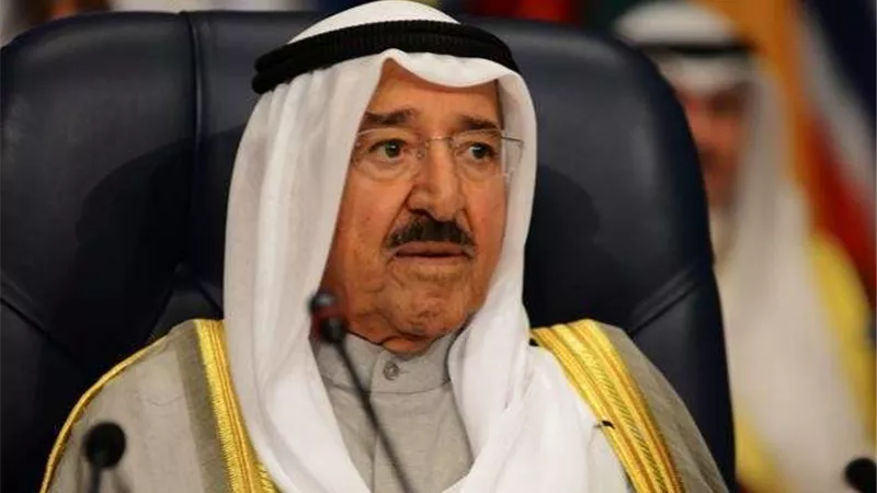 صباح الأحمد يهنئ الملك سلمان بنجاح موسم الحج