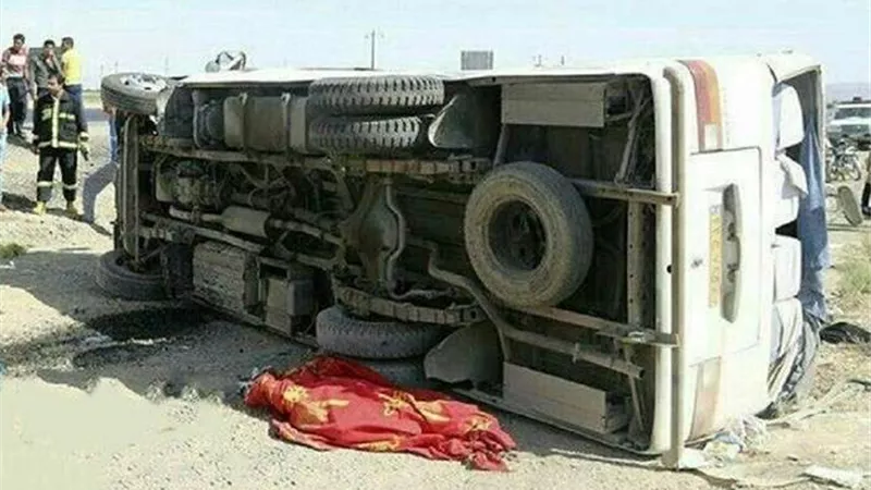 تكدسات مرورية بسبب انقلاب سيارة 