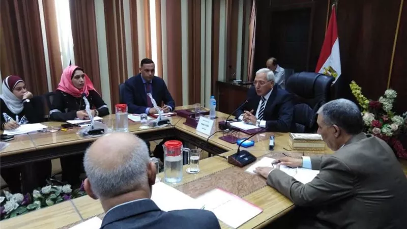 محافظ الدقهلية يستعرض نتائج عمل لجنة استرداد أراضي أملاك الدولة