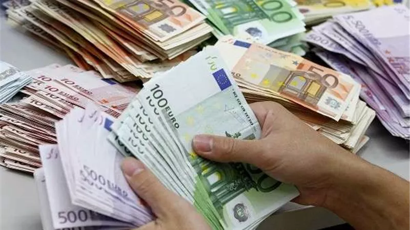 أسعار العملات الأجنبية اليوم الأحد.. والدولار يسجل 16.53 جنيهًا