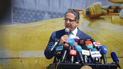 وزير الآثار يتابع تجهيزات المتحف القومي للحضارة المصرية