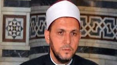 عالم بـ
