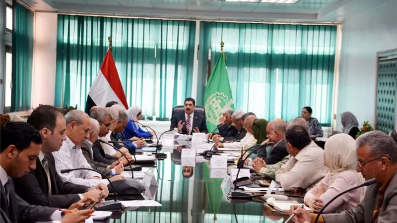 محافظ القليوبية يعقد اجتماعًا لمتابعة تفعيل قانون التصالح في أعمال البناء