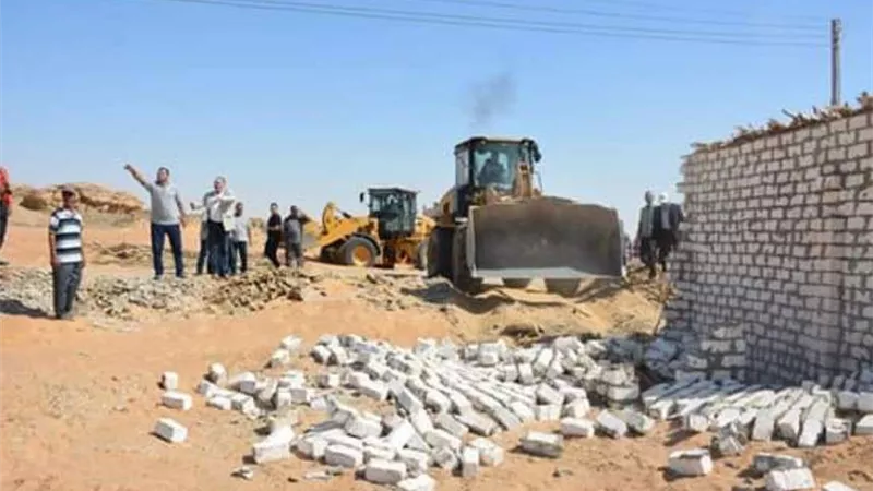 مراكز الوادي الجديد تكثف حملاتها لإزالة حالات التعدي على أملاك الدولة
