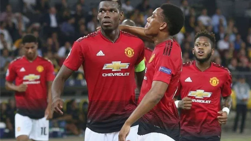 بوجبا يقود تشكيل مانشستر يونايتد أمام كريستال بالاس بالدوري الإنجليزي