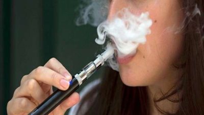 برلمانية تحذر من تداول السجائر الإلكترونية في مصر