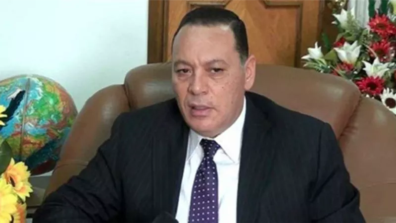 محافظ الشرقية يأمر برفع القمامة والمخلفات من على جانبي ترعة الهجارسة