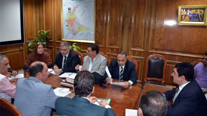 محافظ القليوبية يناقش دعم مستعمرة الجزام بالخانكة