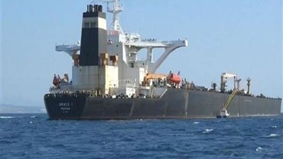 ناقلة النفط الإيرانية أدريان داريا تغير وجهتها إلى تركيا