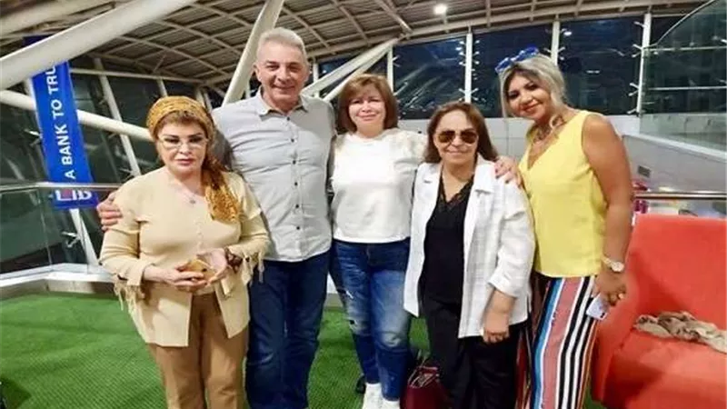 إلهام شاهين ومحمود حميدة يتوجهون إلى سوريا لحضور معرض دمشق