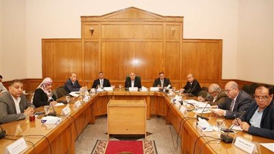 وزير الري يرأس اجتماع لجنة تنظيم إيراد النهر