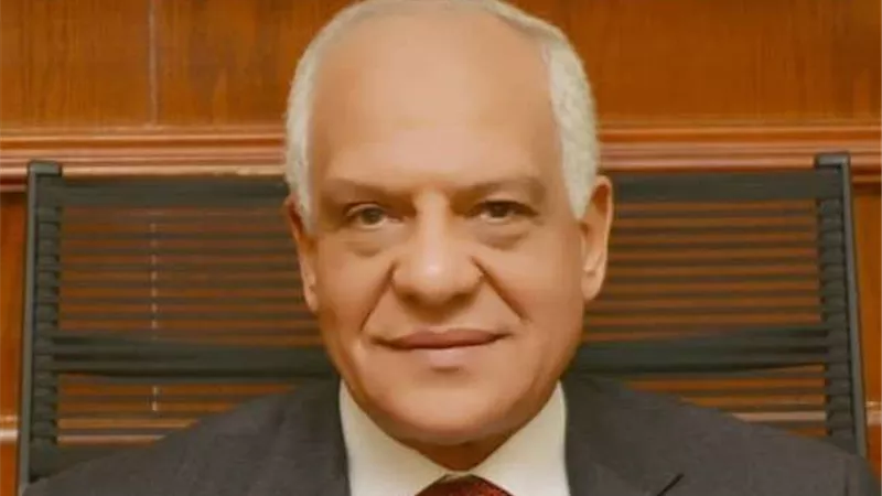 محافظ الجيزة لرؤساء الأحياء: لم نصل للمستوى الذي يستحقه المواطن