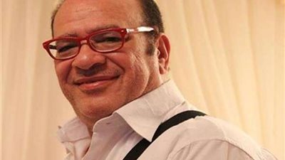 صلاح عبدالله يطلب من الجماهير الدعاء له للإقلاع عن التدخين