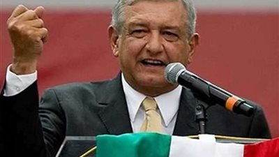 داخل القصر.. الرئيس المكسيكي يفجر مفاجأة على الهواء
