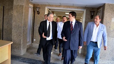 محافظ القليوبية يتفقد مستشفي قها المركزي تمهيدًا لافتتاحها بتكلفة 80 مليون جنيه