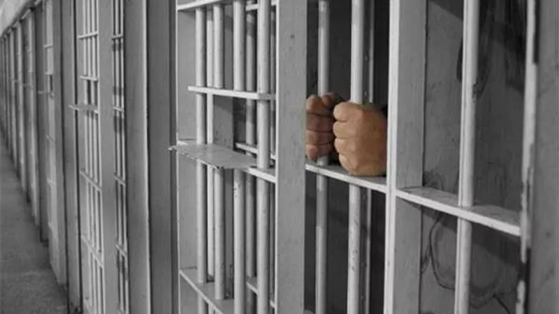 تجديد حبس شخص 15 يومًَا على ذمة التحقيقات لحيازته سلاح ناري بالشرقية