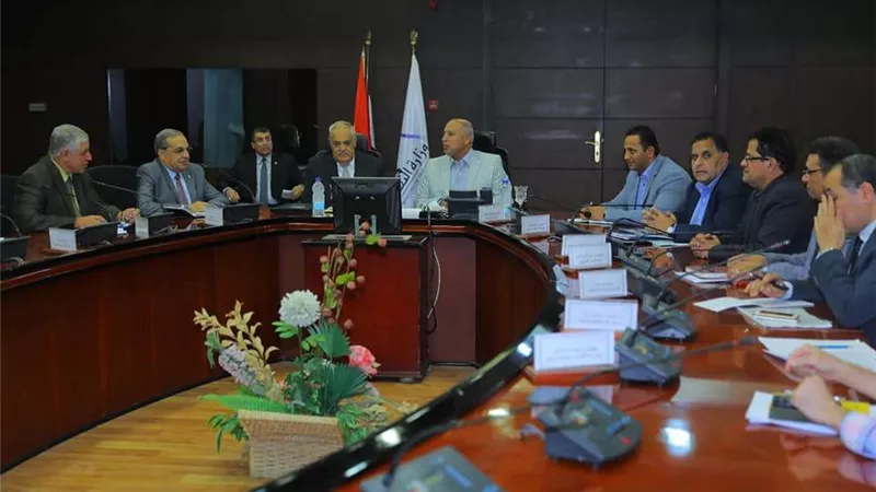 وزير النقل يؤكد على سرعة الانتهاء من تطوير 200 عربة درجة ثالثة للركاب