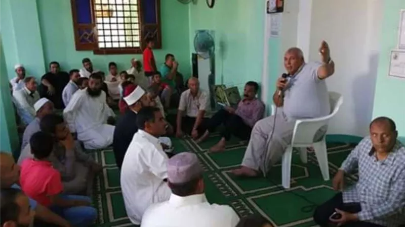 تفاصيل لقاء الزملوط وأهالى مركز  الفرافرة عقب صلاة الجمعة