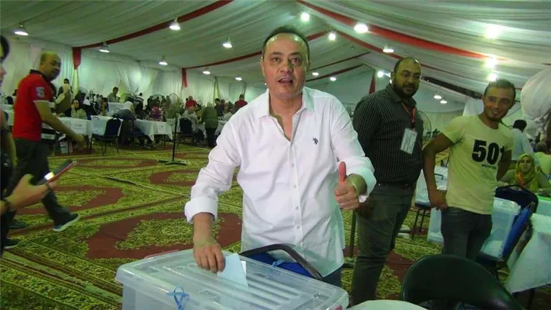 طارق يحيى يدلي بصوته في عمومية الزمالك.. صور