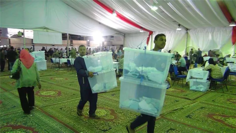 بالصور.. إغلاق الصناديق تمهيدا لبدء فرز الأصوات بـ