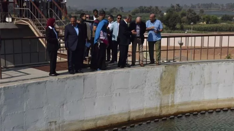 وزير الإسكان ومحافظ أسيوط يتفقدان محطات معالجة الصرف الصحي بالمحافظة