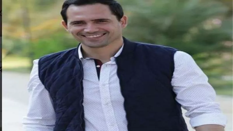 على طريقتة الخاصة.. ظافر العابدين يروج لـ
