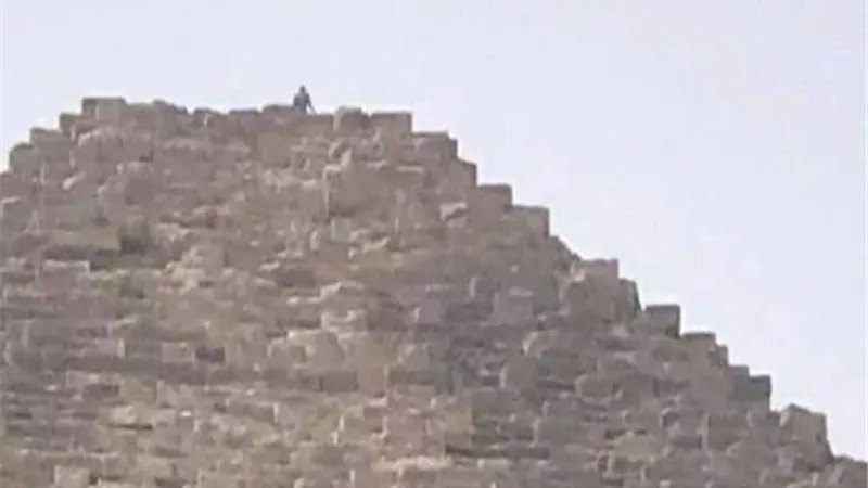 التحفظ على 66 من المٌشتبه فيهم بالمنطقة الآثرية بالهرم