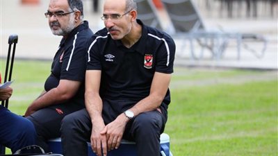 طبيب الأهلي: البعثة تحصل على تطعيمات الملاريا يوميًا