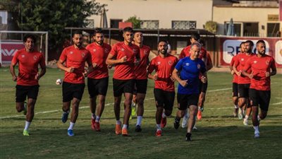 مران الأهلي.. المارد الأحمر يختتم تدريباته اليوم على ملعب 