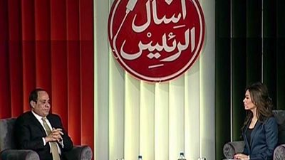 الرئيس يشهد فيلمًا تسجيليًا عن تأثير نشر الأكاذيب في السوشيال ميديا