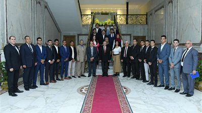 وزير الإنتاج الحربي يستقبل خريجي المجمع التكنولوجي المتكامل التابع للوزارة