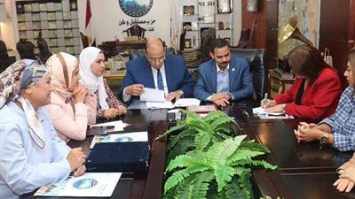 في إطار 