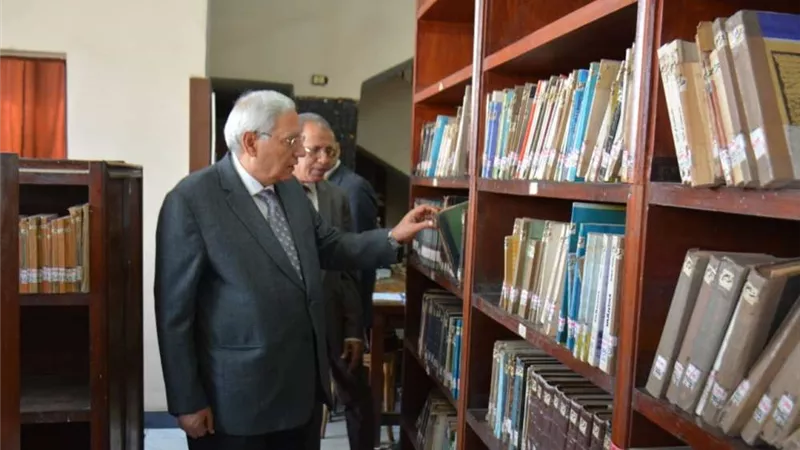 محافظ الدقهلية يتفقد مكتبة المنصورة العامة