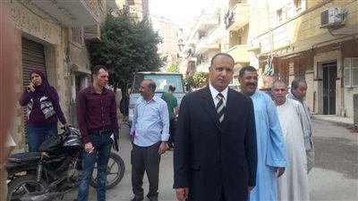 بالصور .. إزالة برج سكني مخالف بمدينة بنها