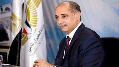 وزير الطيران يوجه بالمتابعة المستمرة للإجراءات الأمنية بالمطارات