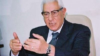 رئيس 