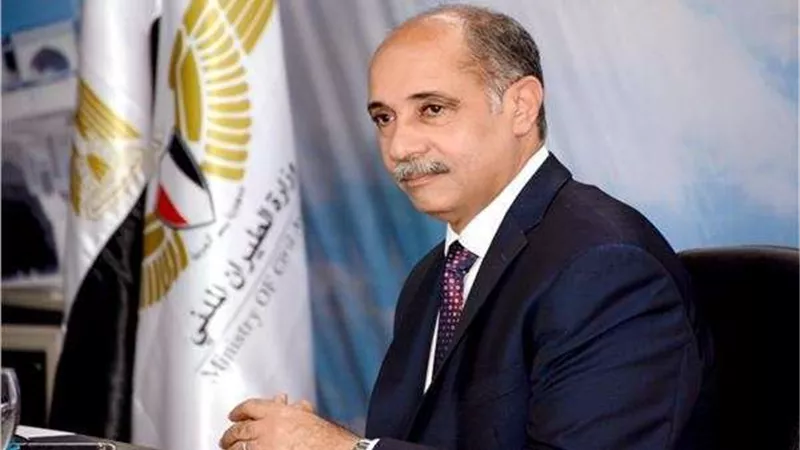 وزير الطيران يوجه بالمتابعة المستمرة للإجراءات الأمنية بالمطارات