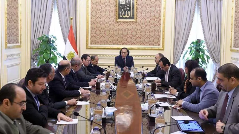 رئيس الوزراء يترأس اجتماع الحكومة لمتابعة عدد من الملفات الاقتصادية والاجتماعية