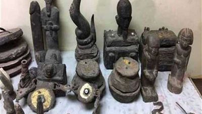 العثور على 10 قطع آثرية ترجع لأزمنة قديمة بحوزة شخصين بالجيزة
