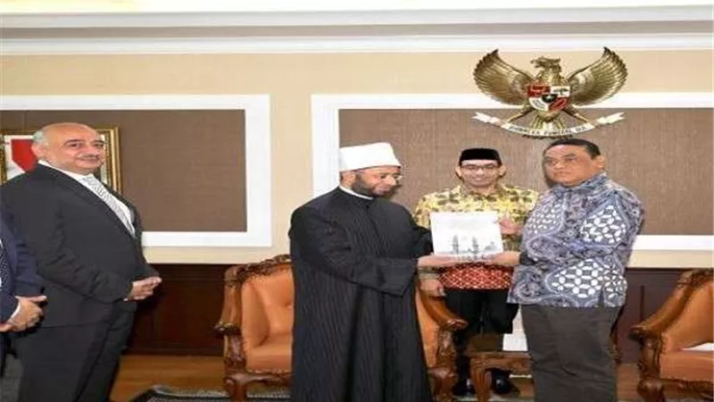 سفيرنا بجاكرتا يستقبل مستشار رئيس الجمهورية للشئون الدينية