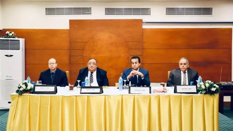 التعليم العالي تعلن مفاجأة سارة للعاملين الإداريين بالجامعات