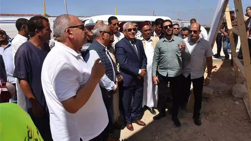 الغرابلى يضع حجر أساس توسعات بمحطة شرق مطروح