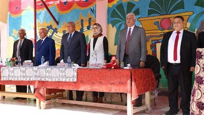 محافظ الوادي الجديد يكرم أوائل الشهادات العامة والفنية