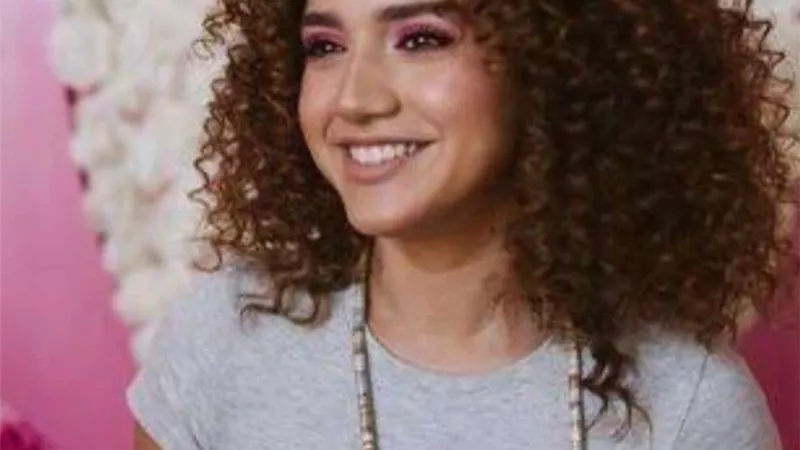 رنا رئيس تواصل تصوير مشاهدها فى فيلم فارس